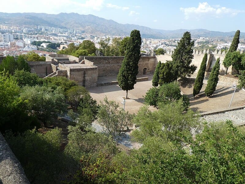 Castillo de Gibralfaro: vistas únicas sobre Málaga y el Mediterráneo